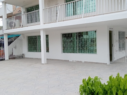 Casa Comercial en Blas de Lezo 2 plantas manzana 24   lote 18